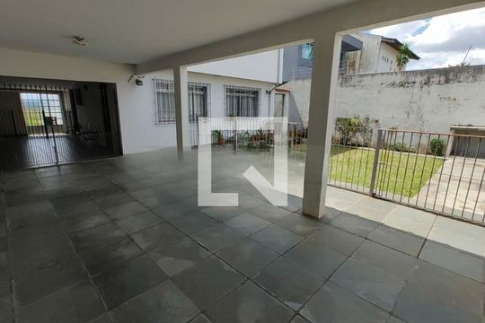 Casa à venda com 3 quartos, 219m² em Interlagos, São Paulo