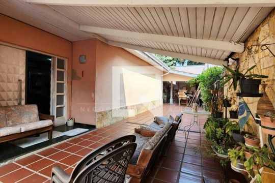 Casa à venda com 3 quartos, 270m² em Jardim Santa Helena, São Paulo