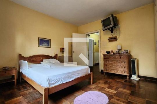 Casa à venda com 3 quartos, 270m² em Jardim Santa Helena, São Paulo