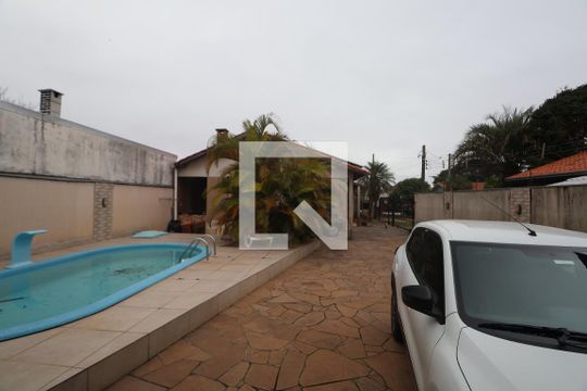 PÁrea comum - Piscina de casa à venda com 3 quartos, 200m² em Harmonia, Canoas