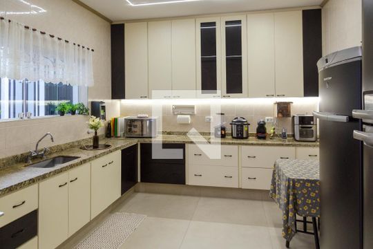 Cozinha de casa à venda com 5 quartos, 324m² em Jardim Sao Judas Tadeu, Guarulhos