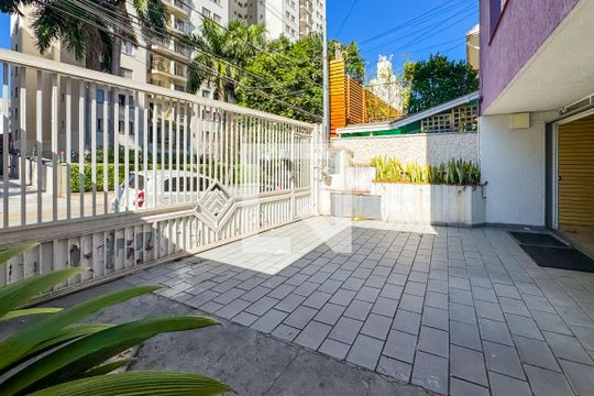 Garagem de casa à venda com 3 quartos, 227m² em Vila Mariana, São Paulo