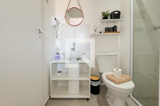 Banheiro da Suíte de apartamento para alugar com 1 quarto, 26m² em Sé, São Paulo