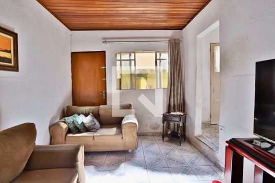 Casa à venda com 4 quartos, 186m² em Vila Bertioga, São Paulo