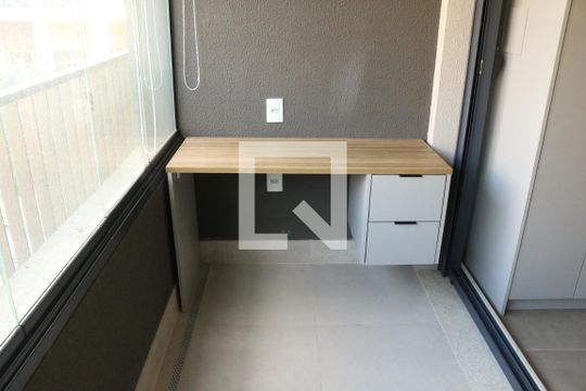 Varanda de kitnet/studio para alugar com 1 quarto, 26m² em Perdizes, São Paulo