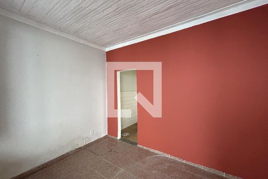 Sala de casa para alugar com 1 quarto, 50m² em Osvaldo Cruz, Rio de Janeiro