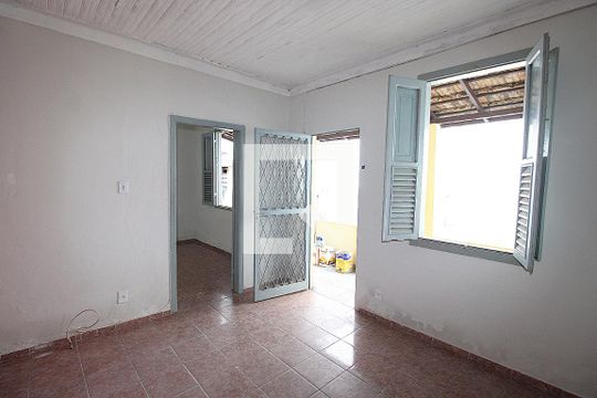 Casa para alugar com 1 quarto, 50m² em Osvaldo Cruz, Rio de Janeiro