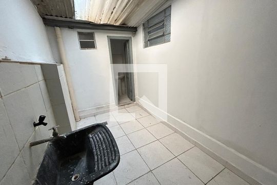 Área de Serviço de casa para alugar com 1 quarto, 50m² em Osvaldo Cruz, Rio de Janeiro