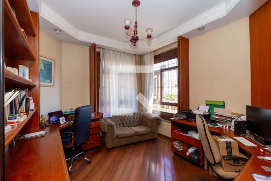 Quarto 1 de casa para alugar com 4 quartos, 515m² em Belvedere, Belo Horizonte
