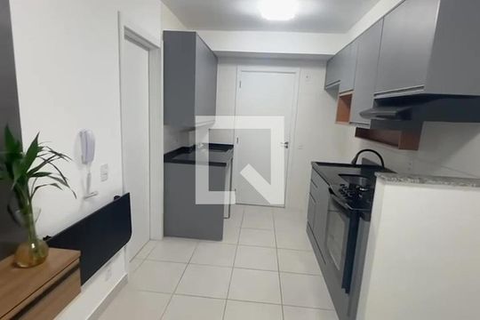 Sala de apartamento para alugar com 1 quarto, 25m² em Jardim Mirante, São Paulo