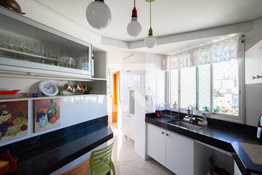 Cozinha de apartamento à venda com 4 quartos, 121m² em Santa Ines, Belo Horizonte