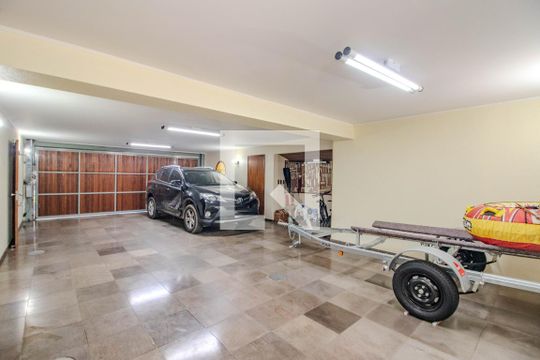 Garagem de casa à venda com 3 quartos, 580m² em Jardim Lindóia, Porto Alegre