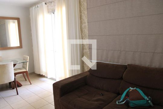 Sala de apartamento para alugar com 2 quartos, 67m² em Setor Negrão de Lima, Goiânia