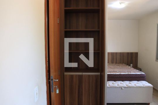 Quarto 1 de apartamento para alugar com 2 quartos, 67m² em Setor Negrão de Lima, Goiânia