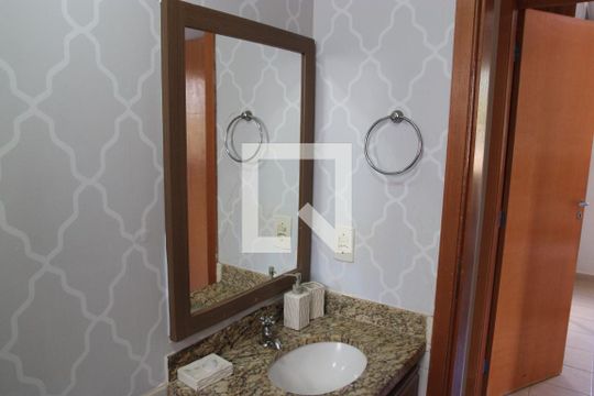Banheiro de apartamento para alugar com 2 quartos, 67m² em Setor Negrão de Lima, Goiânia