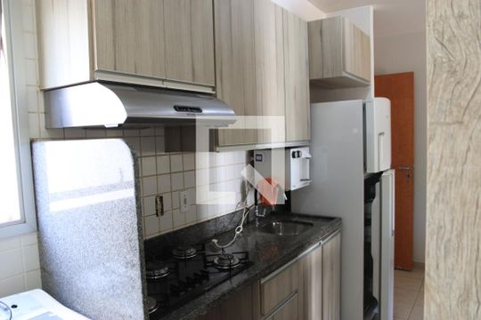 Cozinha e Área de Serviço de apartamento para alugar com 2 quartos, 67m² em Setor Negrão de Lima, Goiânia