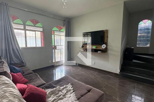 Casa à venda com 4 quartos, 230m² em Novo Eldorado, Contagem