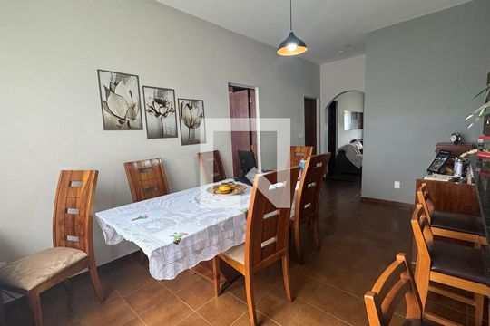 Sala de casa à venda com 4 quartos, 230m² em Novo Eldorado, Contagem