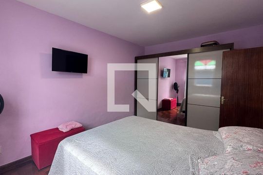 Suíte de casa à venda com 4 quartos, 230m² em Novo Eldorado, Contagem