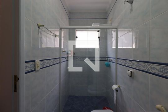 Banheiro da Suíte 1 de casa para alugar com 3 quartos, 190m² em Parque das Nações, Santo André