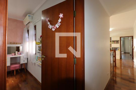 Corredor de casa à venda com 3 quartos, 190m² em Parque das Nações, Santo André
