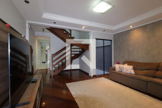 Sala de casa para alugar com 3 quartos, 190m² em Parque das Nações, Santo André