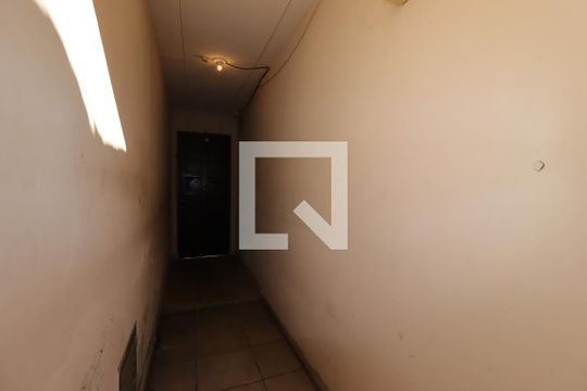 Corredor de casa para alugar com 1 quarto, 90m² em Vila Pires, Santo André