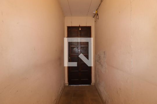 Corredor de casa para alugar com 1 quarto, 90m² em Vila Pires, Santo André
