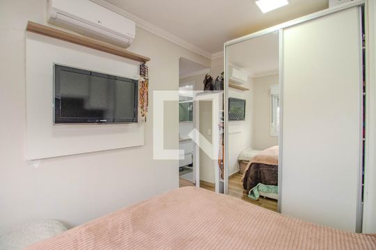 Suíte de apartamento à venda com 2 quartos, 56m² em São Sebastião, Porto Alegre