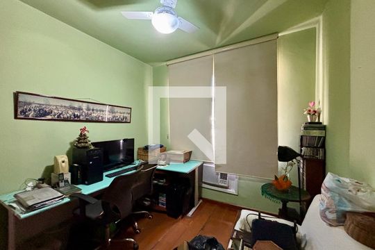 Quarto 1 de apartamento à venda com 3 quartos, 132m² em Copacabana, Rio de Janeiro