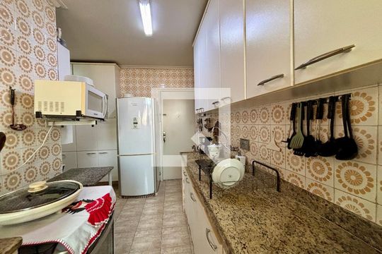 Cozinha de apartamento à venda com 3 quartos, 132m² em Copacabana, Rio de Janeiro