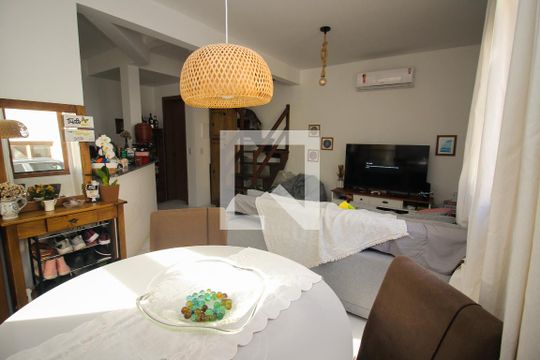 Sala de casa de condomínio à venda com 3 quartos, 172m² em Ipanema, Porto Alegre