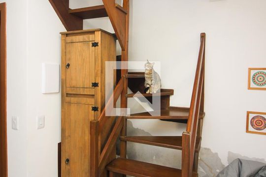 Escada de casa de condomínio à venda com 3 quartos, 172m² em Ipanema, Porto Alegre