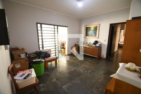 Sala 2 de casa para alugar com 3 quartos, 240m² em Cidade Universitária, Campinas