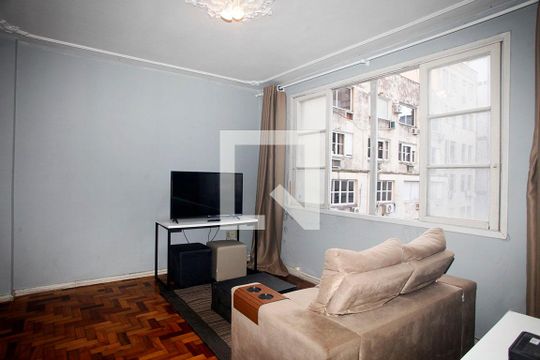 Sala de Estar de apartamento à venda com 2 quartos, 64m² em Centro Histórico, Porto Alegre