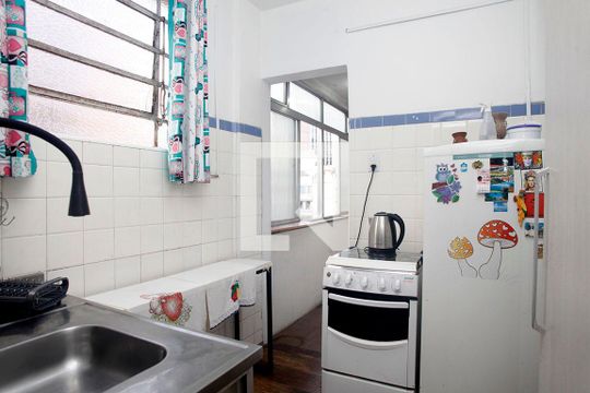 Cozinha + Área de Serviço de apartamento à venda com 2 quartos, 64m² em Centro Histórico, Porto Alegre
