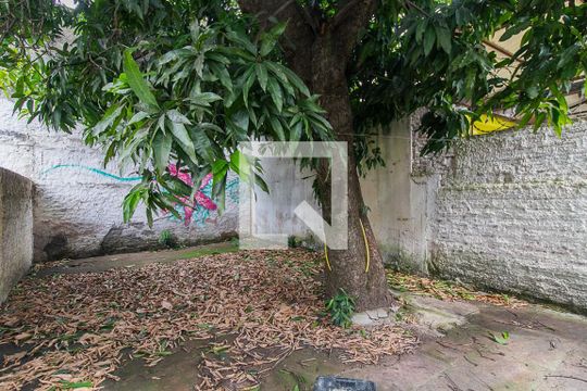 Quintal de casa à venda com 2 quartos, 47m² em Cavalhada, Porto Alegre