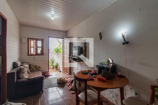 Casa à venda com 2 quartos, 47m² em Cavalhada, Porto Alegre