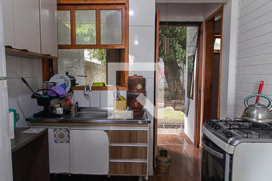 Cozinha de casa à venda com 2 quartos, 47m² em Cavalhada, Porto Alegre