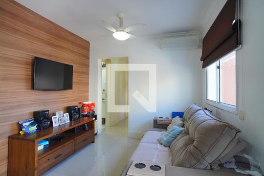 Sala de apartamento à venda com 3 quartos, 69m² em Morro Santana, Porto Alegre