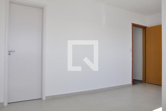 Sala  de casa de condomínio à venda com 2 quartos, 44m² em Vila Pereira Cerca, São Paulo