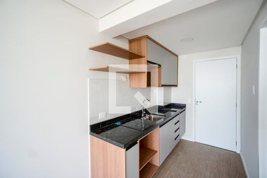 Cozinha de kitnet/studio para alugar com 1 quarto, 26m² em Tatuapé, São Paulo