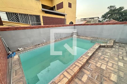 Piscina de casa à venda com 3 quartos, 300m² em Cachambi, Rio de Janeiro