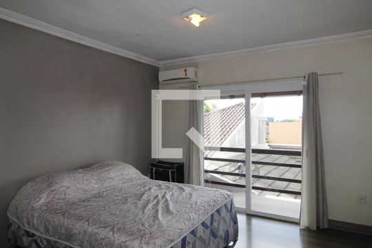 Quarto  de casa à venda com 4 quartos, 450m² em Centro, Canoas