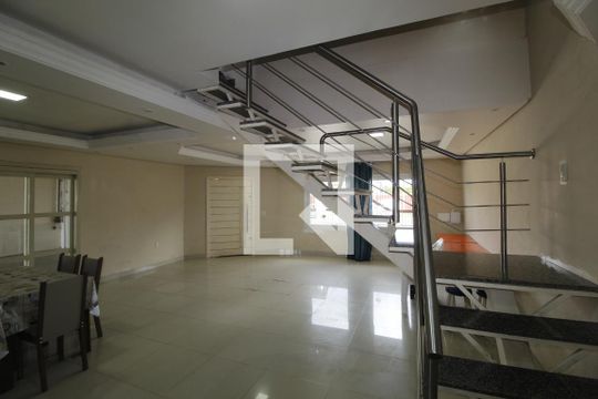 Sala de casa à venda com 4 quartos, 450m² em Centro, Canoas