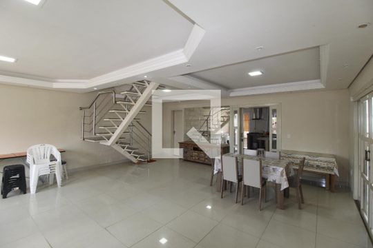 Sala de casa à venda com 4 quartos, 450m² em Centro, Canoas