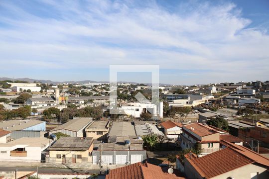 Vista de casa à venda com 3 quartos, 429m² em Eldorado, Contagem