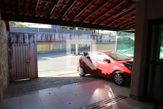 Garagem de casa à venda com 3 quartos, 429m² em Eldorado, Contagem