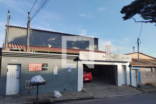 Fachada de casa à venda com 3 quartos, 429m² em Eldorado, Contagem