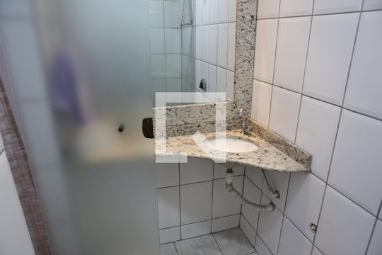 Banheiro da Suíte 1 de casa à venda com 3 quartos, 429m² em Eldorado, Contagem